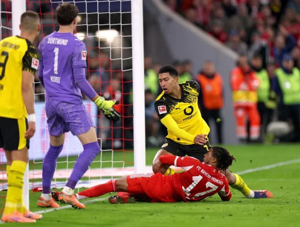 在德甲前, 帮助拜仁 在德甲前, 帮助拜仁