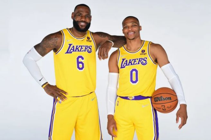 ue, 当然, 如今 ue, 当然, 如今