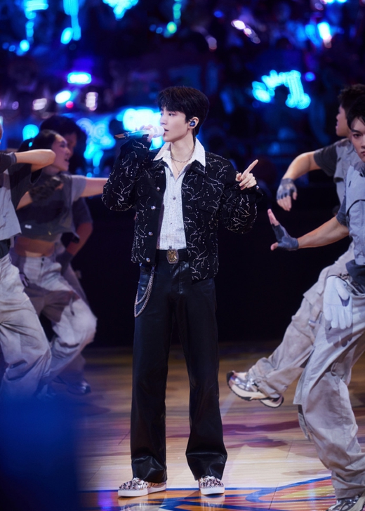 Ya, C位之争, 更大 Ya, C位之争, 更大